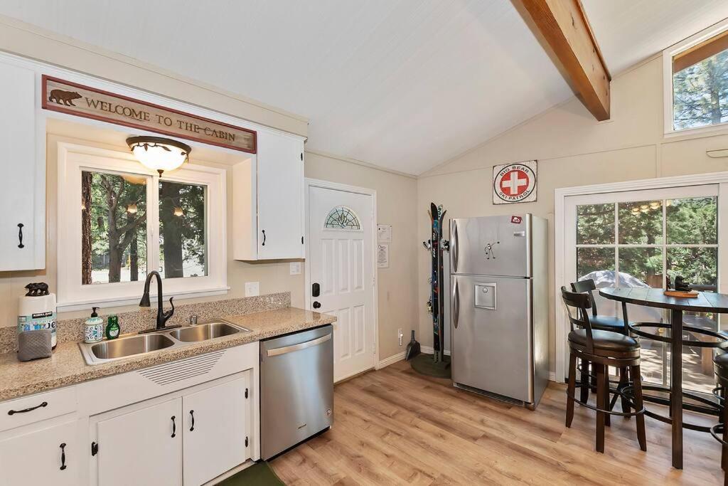 Chalet Monterey W/Hot Tub - Big Decks/Bbq Big Bear Lake Exterior foto