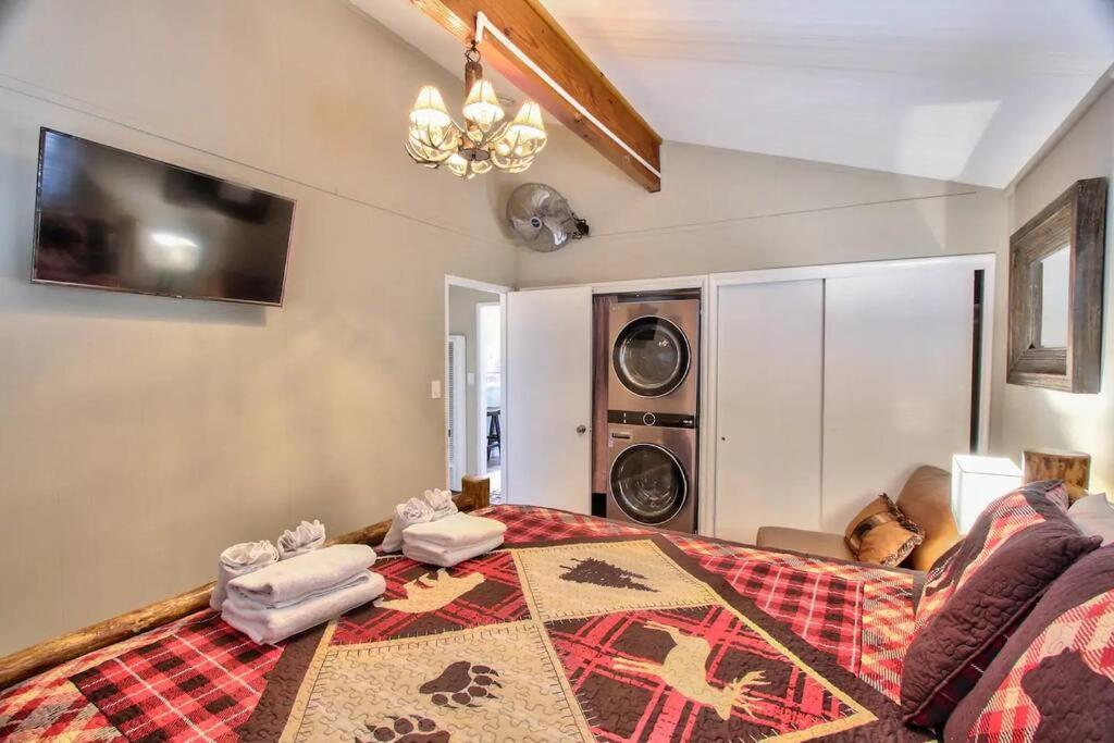 Chalet Monterey W/Hot Tub - Big Decks/Bbq Big Bear Lake Exterior foto