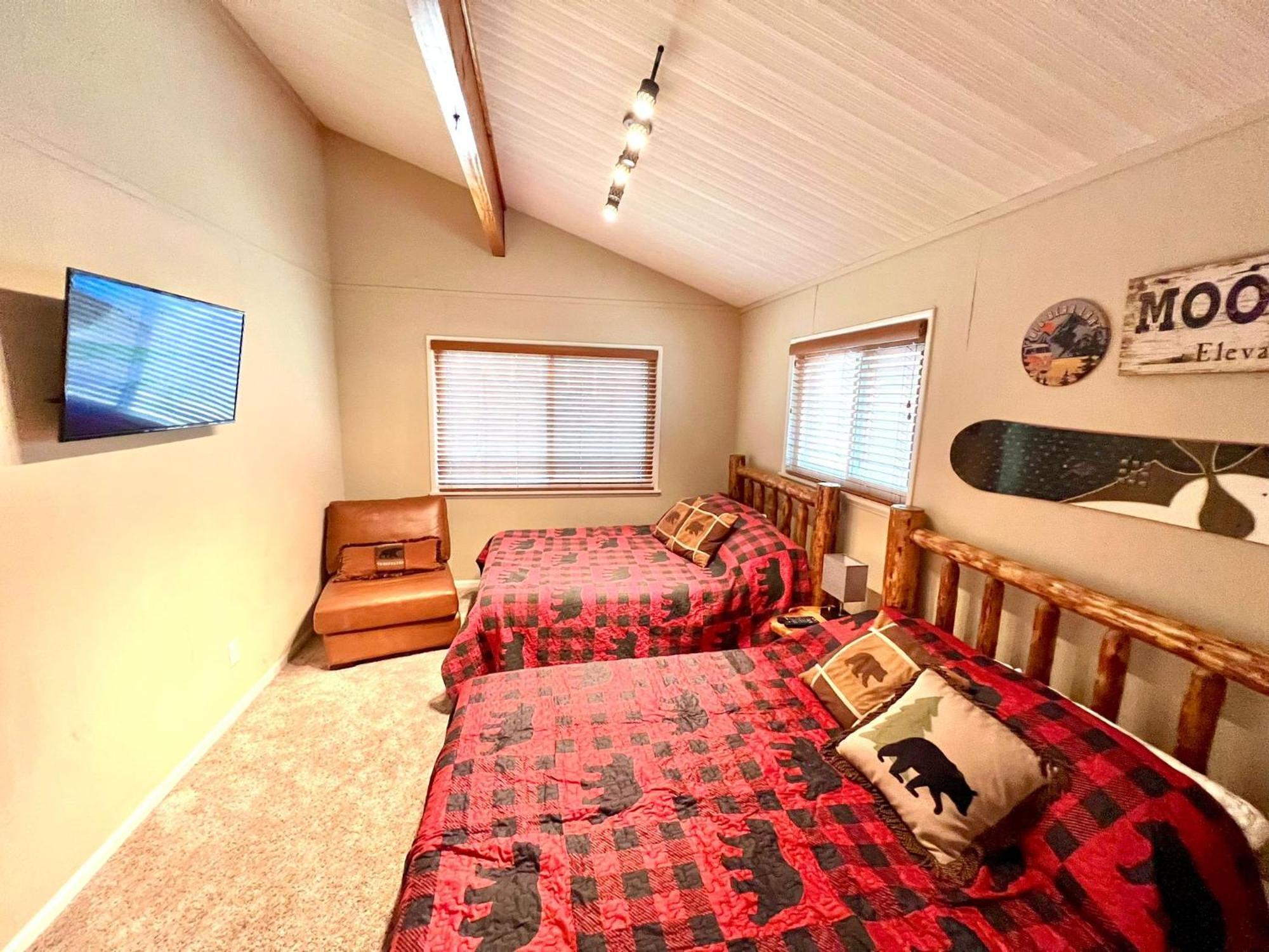 Chalet Monterey W/Hot Tub - Big Decks/Bbq Big Bear Lake Exterior foto