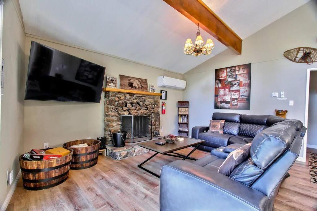 Chalet Monterey W/Hot Tub - Big Decks/Bbq Big Bear Lake Exterior foto